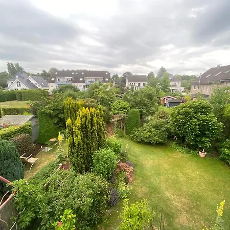 Schone Mit Garten Nahe Dusseldorf *